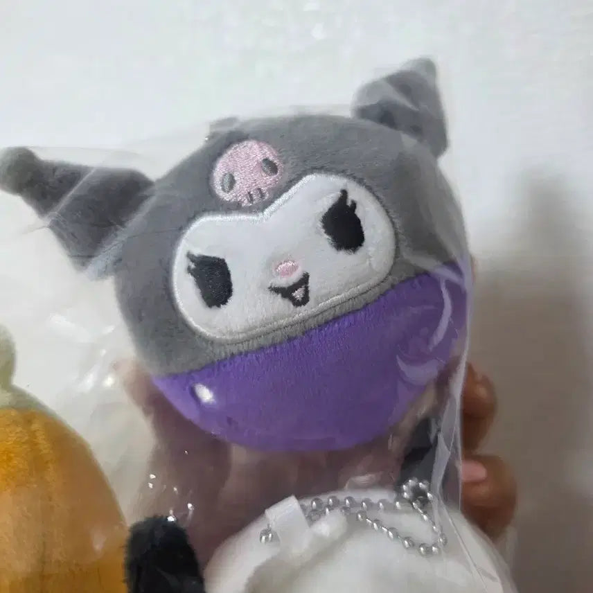 [BUNJANG] Sanrio Avail Mascot Set (My Melody &amp; Kuromi) with Bag / 산리오 아베일 가챠볼 마스코트 마멜,쿠로미&amp;가방 세트