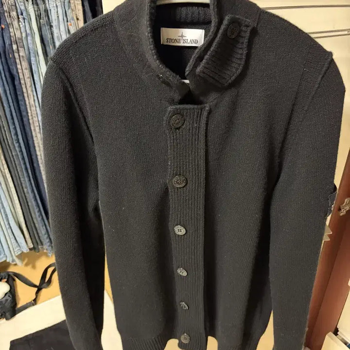 [BUNJANG] Stone Island 24FW Lambswool Knit Cardigan Black / 스톤 아일랜드 램스울 니트 가디건 블랙 24FW