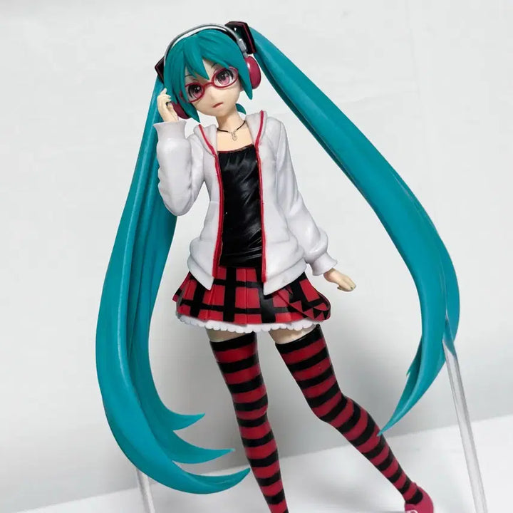 [BUNJANG] Hatsune Miku Natural Red Glasses Figure / 하츠네 미쿠 네추럴 네츄럴 빨간안경 피규어