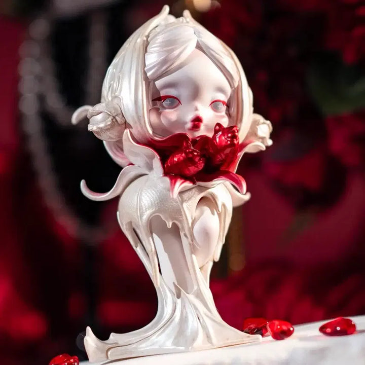 [BUNJANG] Pop Mart Skullpanda The Four Seasons Series: The Crown in Ashes Figure / 팝마트 스컬판다 꽃잎의 4막 시리즈 The Crown in Ashes