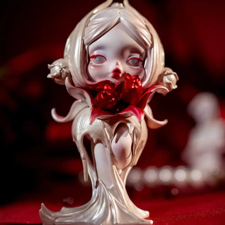 [BUNJANG] Pop Mart Skullpanda The Four Seasons Series: The Crown in Ashes Figure / 팝마트 스컬판다 꽃잎의 4막 시리즈 The Crown in Ashes