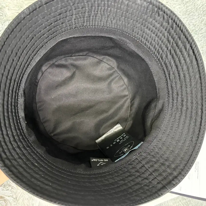 [BUNJANG] Prada Re-Nylon Bucket Hat Black M / 프라다 리나일론 버킷햇 블랙 M사이즈 새상품급