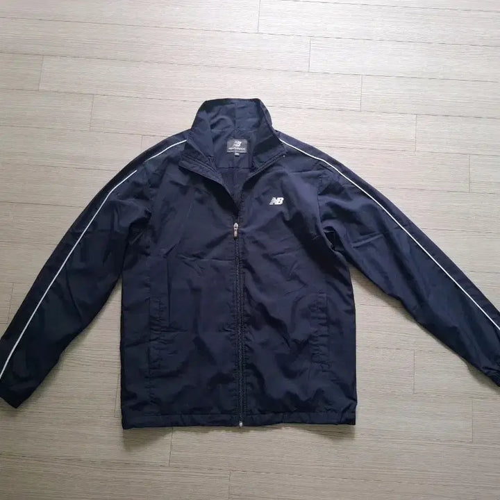 [BUNJANG] New Balance Training Windbreaker Top / 뉴발란스 트레이닝복 상의 팝니다.