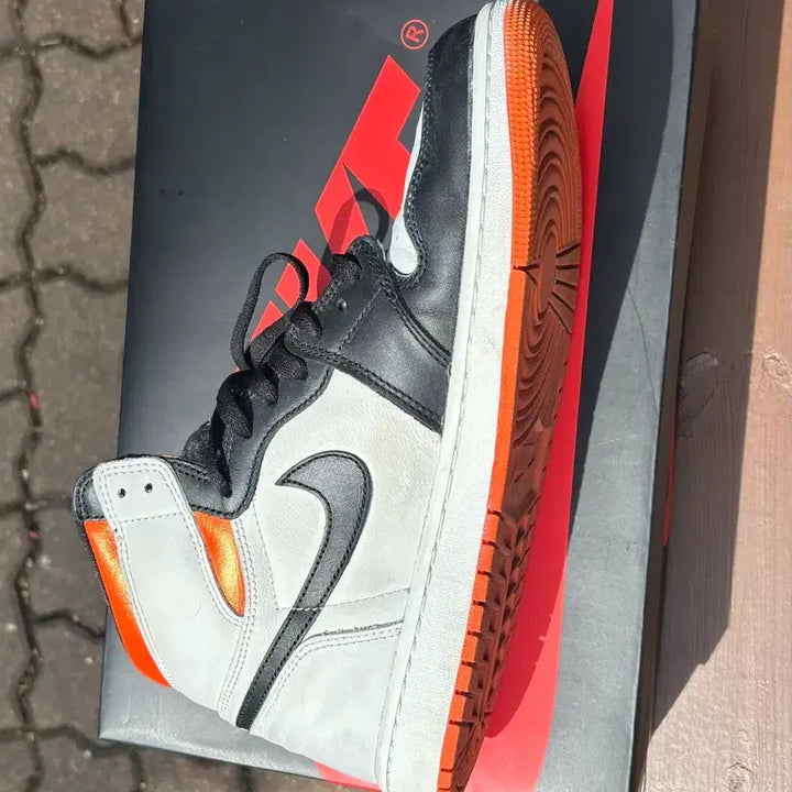 [BUNJANG] Nike Air Jordan 1 Retro High OG Sneakers / 나이키 에어 조던1 레트로 하이 OG 285mm 풀박스 판매