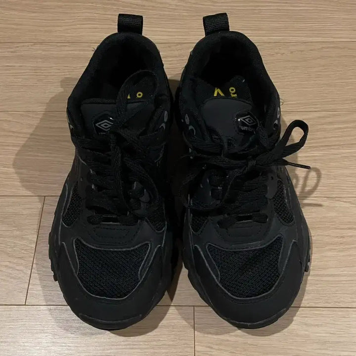 [BUNJANG] Umbro Bumpy-X Neo Black Sneakers / 엄브로 범피엑스 네오 블랙