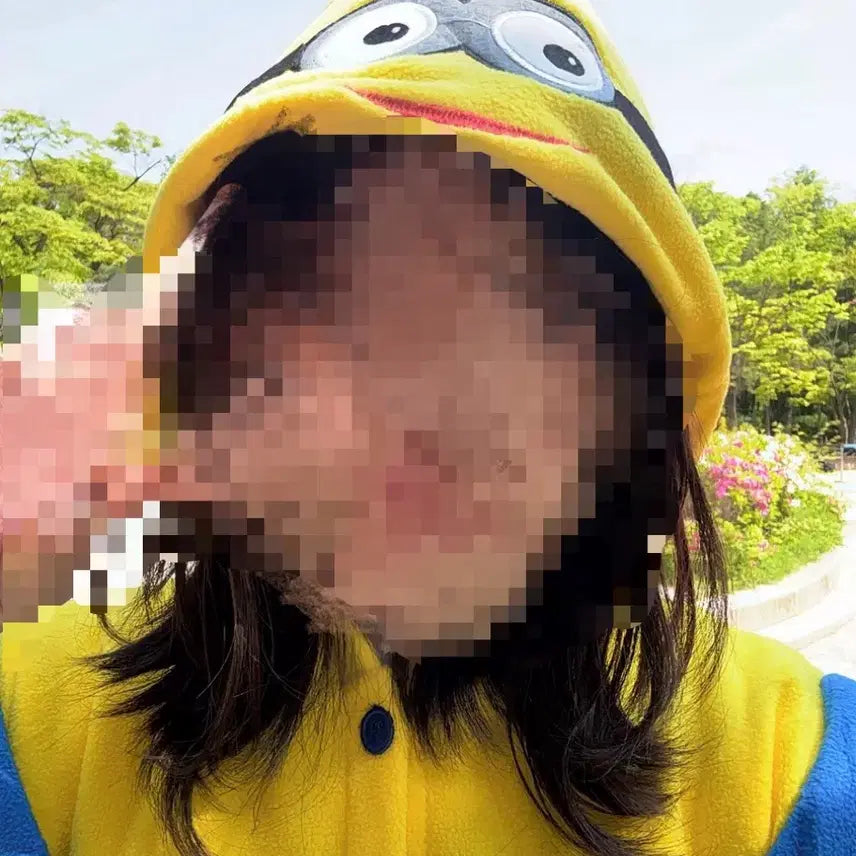 [BUNJANG] Minions Graduation Photo Costume Rental / 미니언즈 졸사 졸업사진 대여