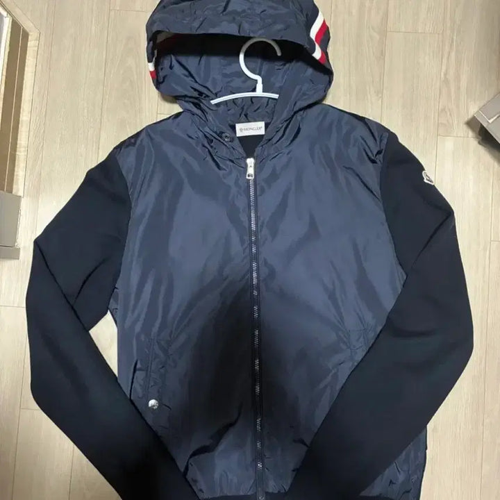[SOLD OUT] 정품 몽클레어 몽클레르 니트 후드 바람막이