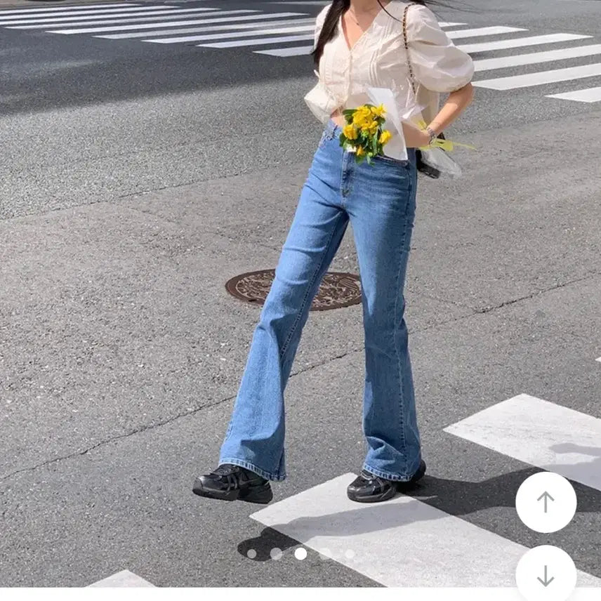 [BUNJANG] S Trendier Apparel High-Waist Bootcut Denim Jeans / S 트렌디어패럴 부츠컷 데님 하이웨스트 무드부츠컷