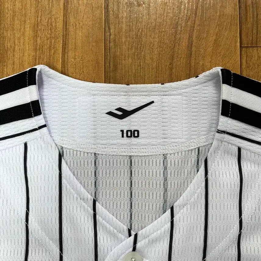 [BUNJANG] Pro-Specs LG Twins 2023 Home Authentic Jersey Size 100 / 프로스펙스 LG트윈스 2023 홈 어센틱 유니폼 100