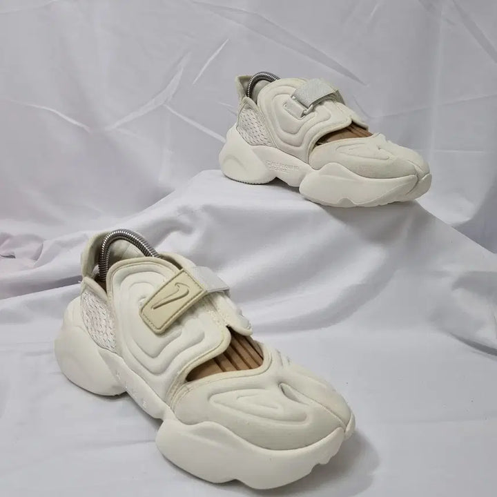 [BUNJANG] Nike Aqua Rift Sale Sneakers Sandals White / 빈티지하서 250 나이키 아쿠아 리프트 세일 스니커즈 샌들 화이트