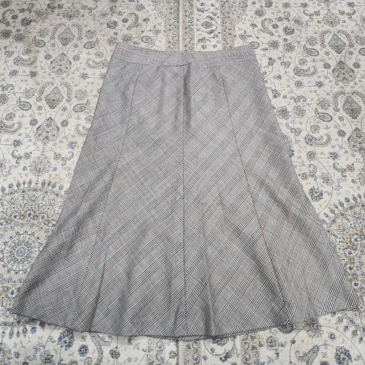 [BUNJANG] Burberry Tartan A-Line Skirt Size 36 (26-27) / 버버리 타탄체크 A라인 스커트 36사이즈 (26-27)