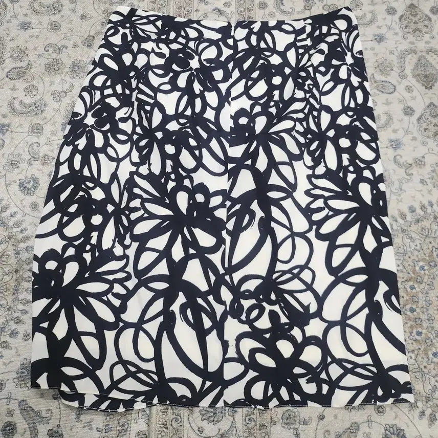 [BUNJANG] DKNY Linen Graphic Pattern A-Line Skirt Size 4 / DKNY 린넨 그래픽 패턴 A라인 스커트 4사이즈 (29-31)