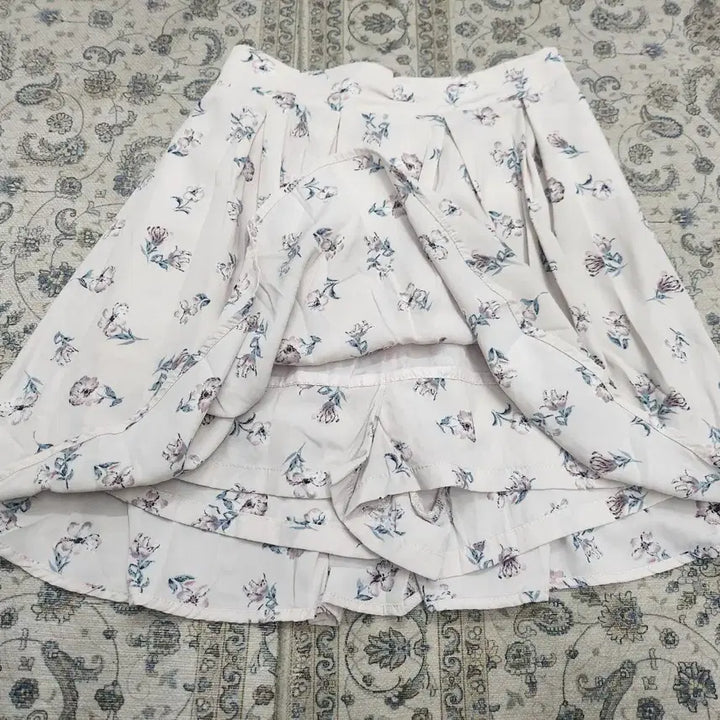 [BUNJANG] Earth Music &amp; Ecology Floral Culottes Pants / 어스뮤직 플로럴 큐롯 팬츠(치마바지) F