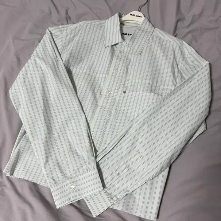 [BUNJANG] Alainne Cut-Off Cropped Stripe Shirt (Mint, Size 1) / 알렌느 컷 크롭 스트라이프 셔츠 민트 1사이즈