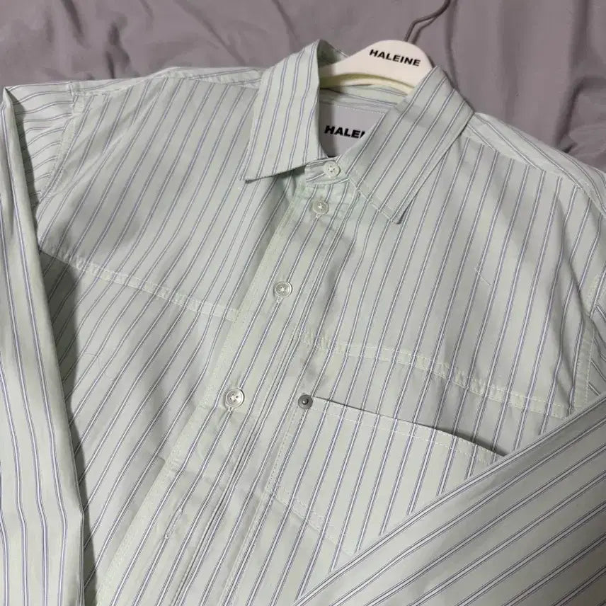 [BUNJANG] Alainne Cut-Off Cropped Stripe Shirt (Mint, Size 1) / 알렌느 컷 크롭 스트라이프 셔츠 민트 1사이즈