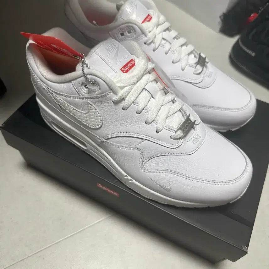 [BUNJANG] Supreme Air Max 1 White Sneakers (275mm) / [오늘사면 28에드림]슈프림 에어맥스1 화이트275사이즈
