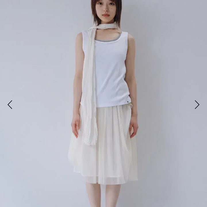 [BUNJANG] Ohesio Basic U-Neck Sleeveless White / 새상품 오헤시오 베이직 유넥 슬리브리스 화이트