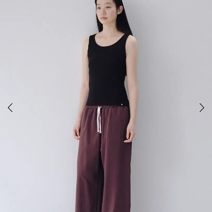 [BUNJANG] Ohesio Basic U-Neck Sleeveless Black / 새상품 오헤시오 베이직 유넥 슬리브리스 블랙