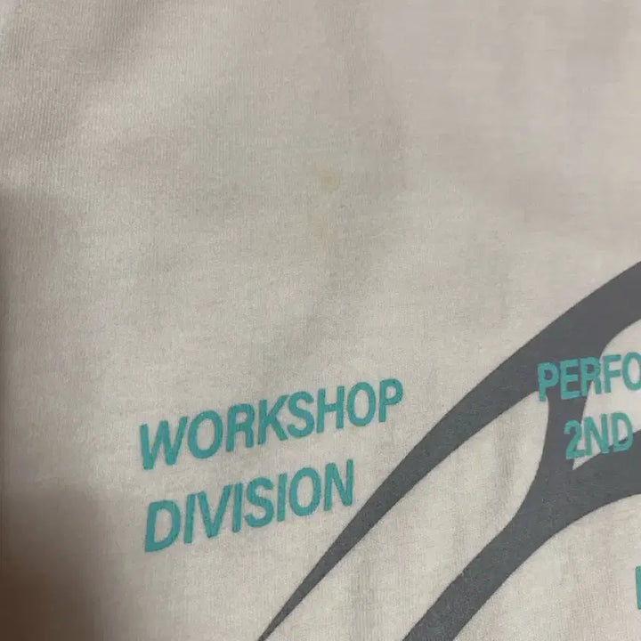 [BUNJANG] Travel Archive Logo T-shirt (M) Cream / 트래블(M)2023 아카이브 로고 반팔티 크림