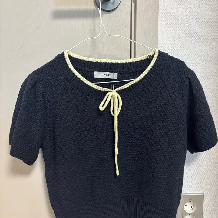 [BUNJANG] Twice Perez Darling Short Sleeve Knit / 트위 페레즈 달링 반팔 니트