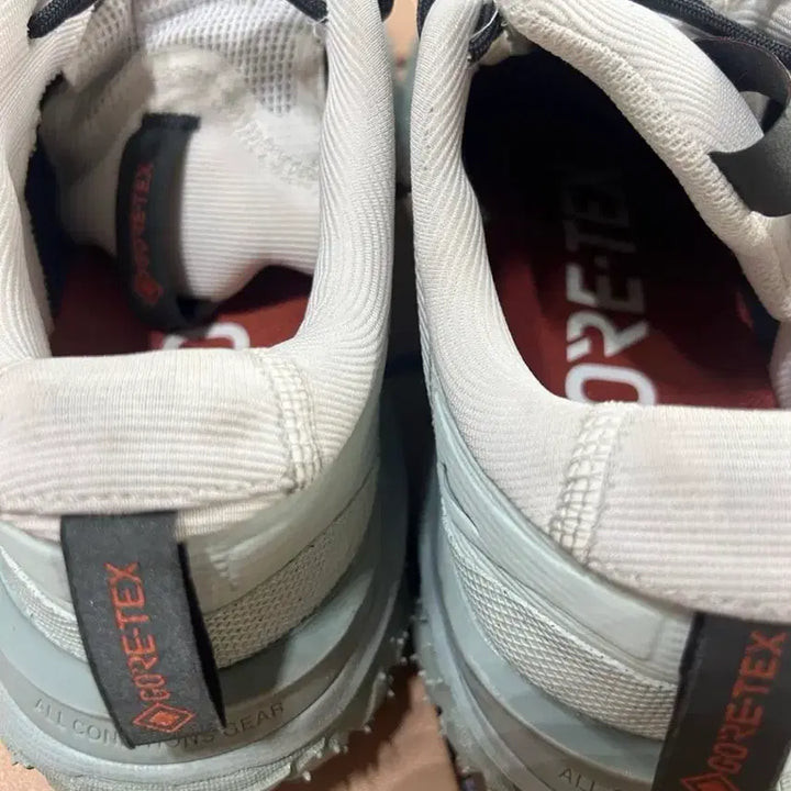[SOLD OUT] Nike ACG Mountain Fly 2 Low Gore-Tex Pha