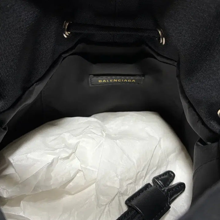 [BUNJANG] Balenciaga Drawstring Bucket Bag XS Black / 새상품) 발렌시아가 드로우스트링 버킷백 블랙
