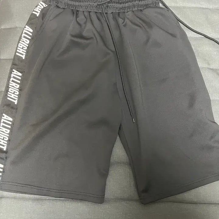 [BUNJANG] ALLRIGHT Black Shorts with Waistband Design / ALLRIGHT 블랙 반바지 허리밴드 디자인
