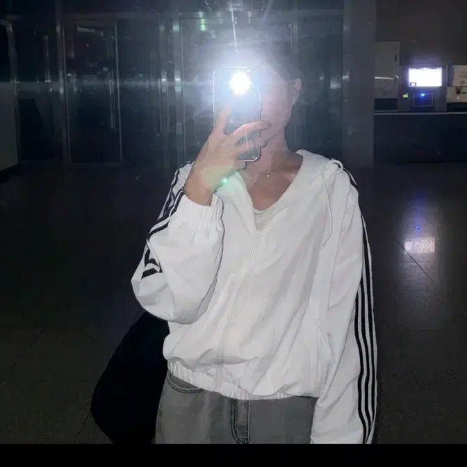 [BUNJANG] Adidas White Y2K Crop Windbreaker Track Top / 361아디다스바람막이 화이트 트랙탑 y2k크롭바람막이 윈드브레이크