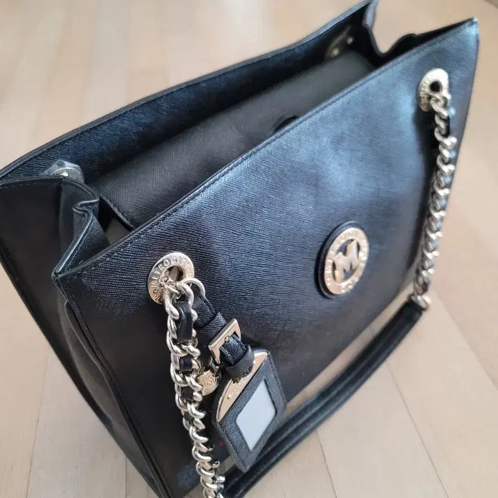 [BUNJANG] Metrociti Black Chain Shoulder Bag / 메트로시티 블랙 체인 숄더백 가방