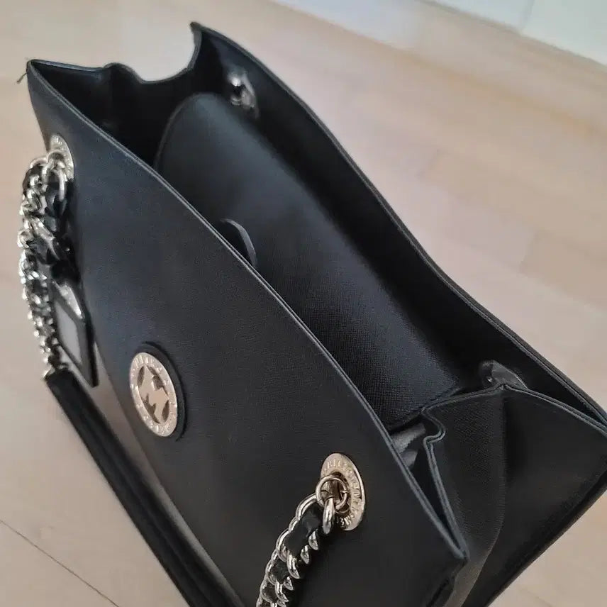 [BUNJANG] Metrociti Black Chain Shoulder Bag / 메트로시티 블랙 체인 숄더백 가방