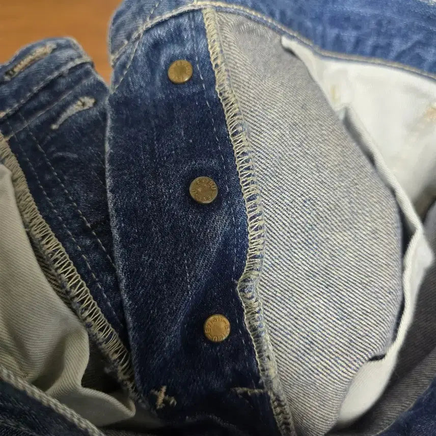 [BUNJANG] EVISU Washed Damage Denim Jeans / [31] 에비수 워싱 데미지 데님