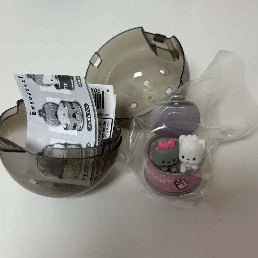 [BUNJANG] Sanrio Nyaninewneyong Can Gacha / 산리오 통조림 캔 가챠 냐니뉴네뇽
