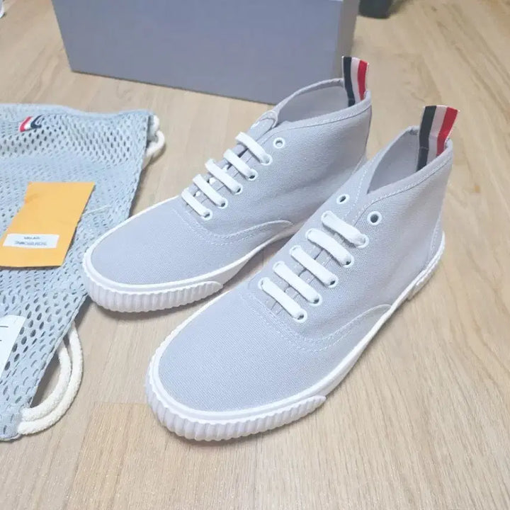 [BUNJANG] Thom Browne Sneakers Size 7 / 톰브라운 스니커즈 7사이즈 새제품 판매합니다. 신발