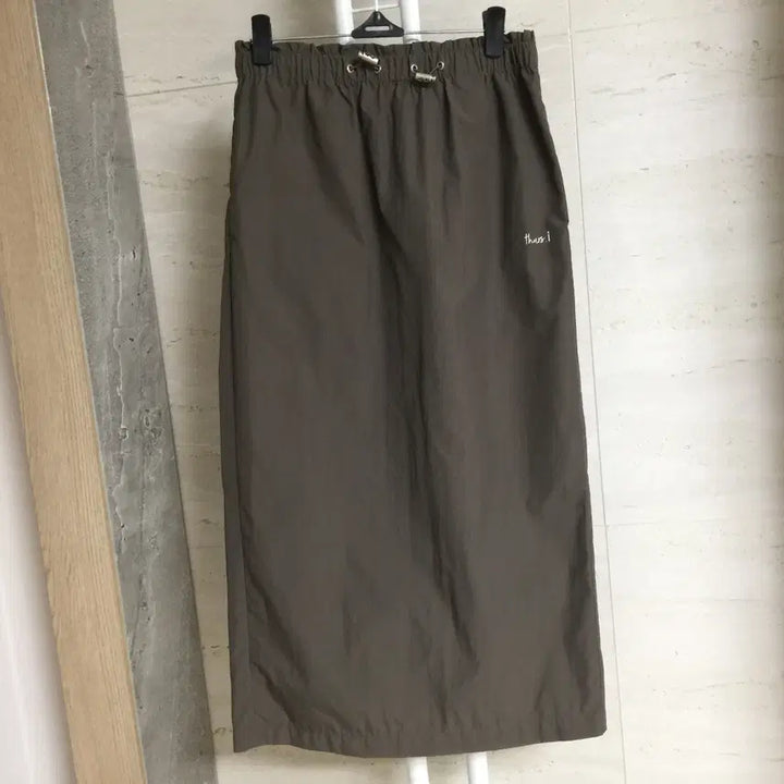 [BUNJANG] Thursday Island Slit Banding Skirt / 써스데이아일랜드 슬릿 밴딩 스커트 S