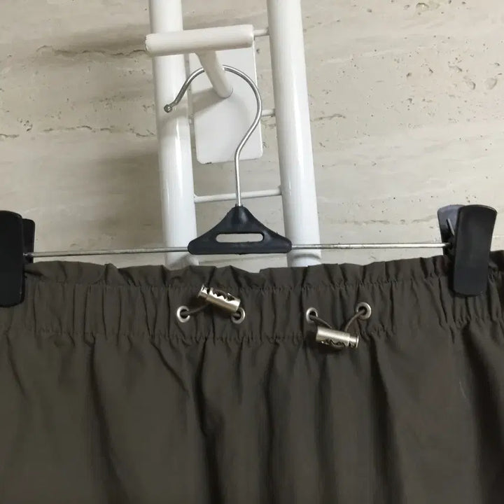 [BUNJANG] Thursday Island Slit Banding Skirt / 써스데이아일랜드 슬릿 밴딩 스커트 S