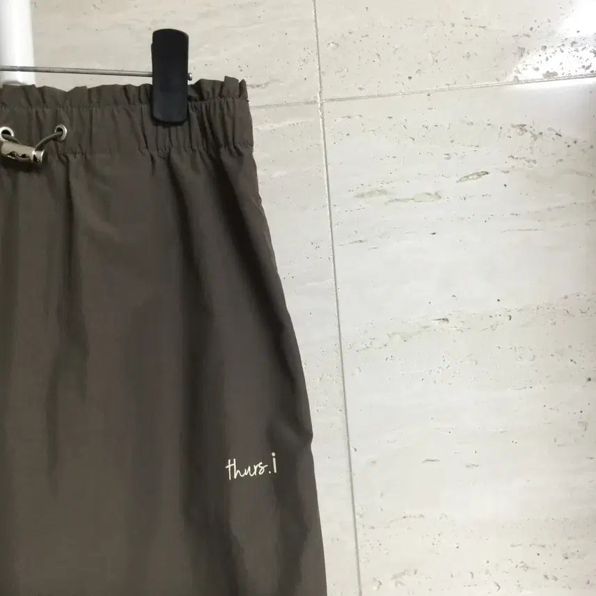 [BUNJANG] Thursday Island Slit Banding Skirt / 써스데이아일랜드 슬릿 밴딩 스커트 S