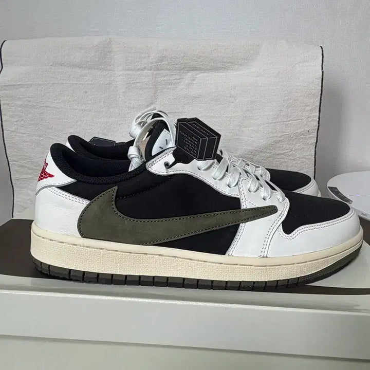 [SOLD OUT] 트래비스스캇 미디엄올리브 우먼스285