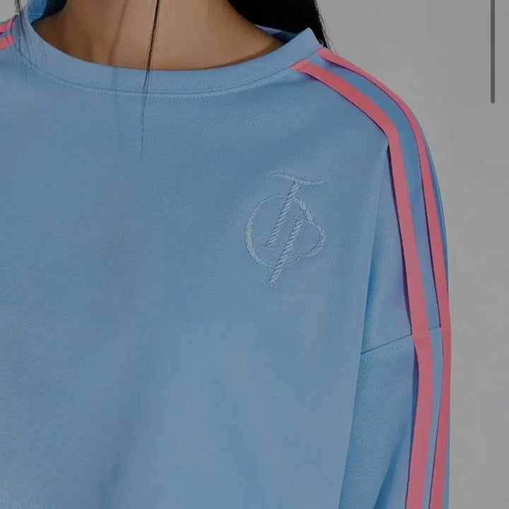 [BUNJANG] Topgirl Color-Block Cropped Sweatshirt / 탑걸 유니크한 스카이블루&amp;핑크 배색 크롭