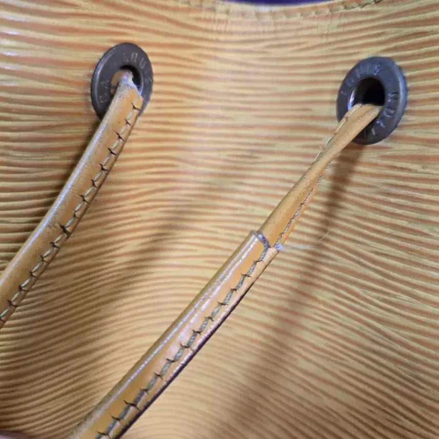 [SOLD OUT] 루이비통 에피 쁘띠 노에 옐로우 버킷백