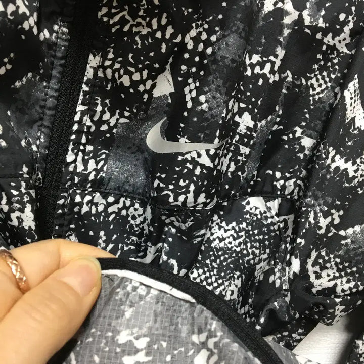 [SOLD OUT] 나이키 여성 윈드러너 경량 바람막이자켓
