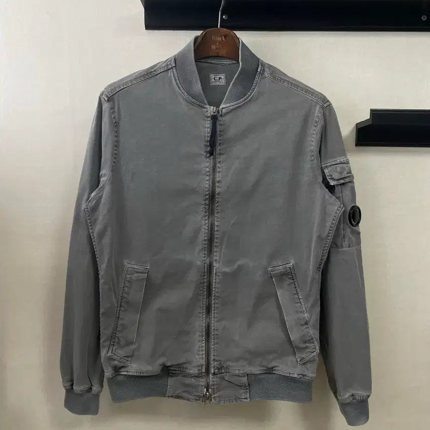 [SOLD OUT] C.P. 컴퍼니 봄버 자켓 그레이 L