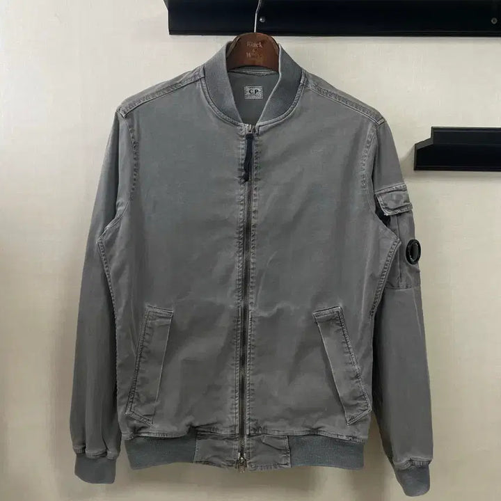 [SOLD OUT] C.P. 컴퍼니 봄버 자켓 그레이 L