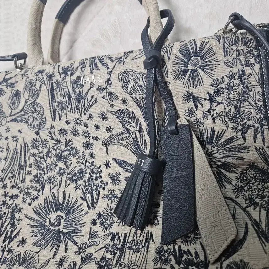 [SOLD OUT] 닥스 플라워 패턴 토트백 겸 숄더백