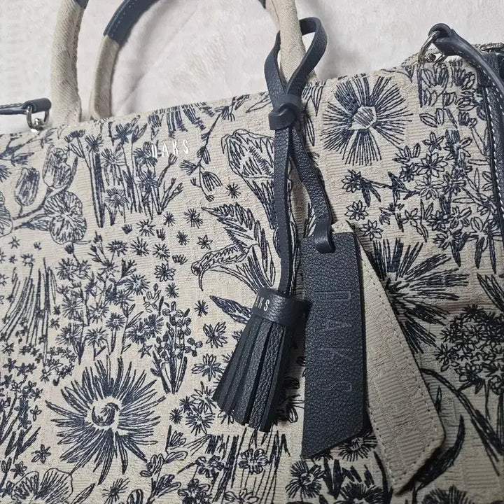 [SOLD OUT] 닥스 플라워 패턴 토트백 겸 숄더백