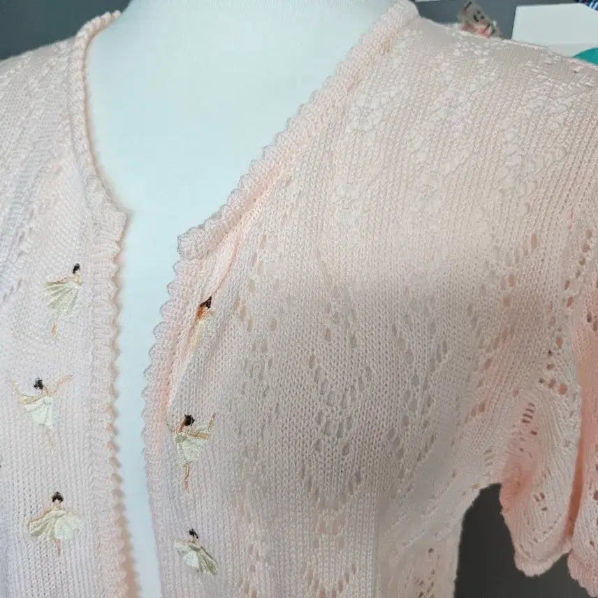 [SOLD OUT] 발레리나 자수 펀칭 가디건