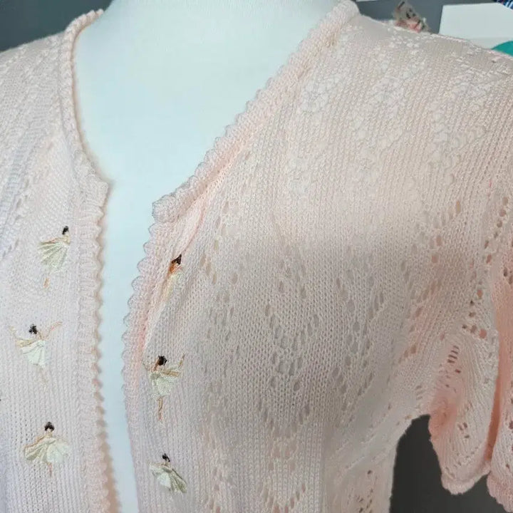 [SOLD OUT] 발레리나 자수 펀칭 가디건