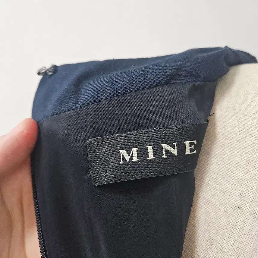 [BUNJANG] 마인(MINE) 플리츠 배색 반팔 원피스 (55), 하객룩 코디 / 한섬 마인(MINE) 플리츠 배색 반팔 원피스 (55), 하객룩 코디