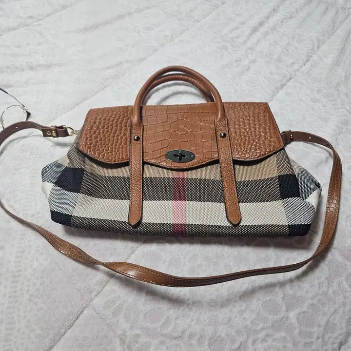 [SOLD OUT] 체크 패턴 크로스백 토트백 브라운