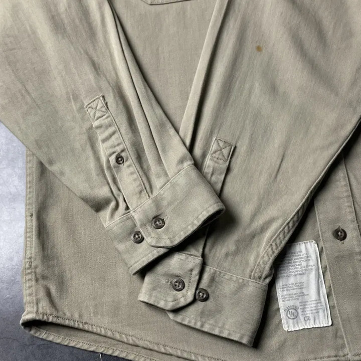 [BUNJANG] CARHARTT 칼하트 빈티지 베이지 플랩포켓 워크 셔츠 A00883 / CARHARTT 칼하트 빈티지 베이지 플랩포켓 워크 셔츠 A00883