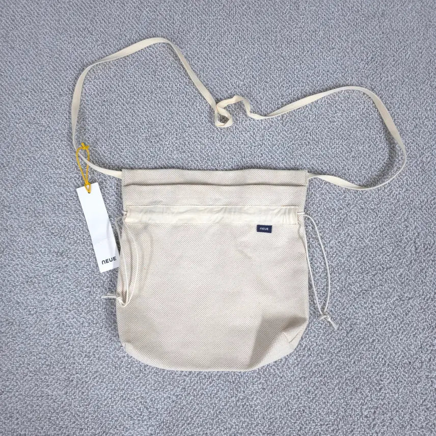 [SOLD OUT] [새상품] 노이에(NEUE) 캔버스 스트링백 복조리 크로스백 가방